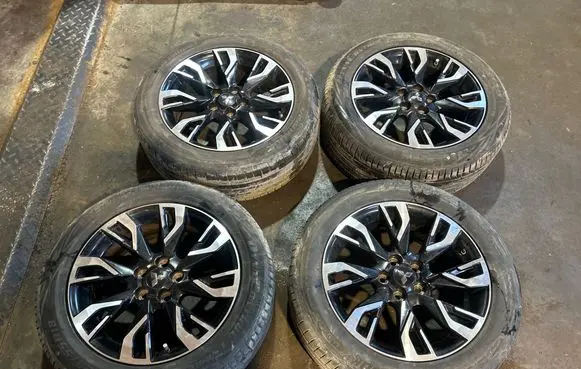 Mitsubishi Outlander R18 alloy rim 