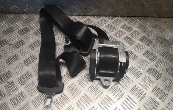 Mercedes-Benz B W245 Front seatbelt 1698603485 A1698603485
