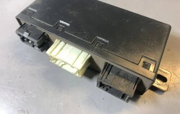 BMW 5 E39 Door control unit/module 8378772