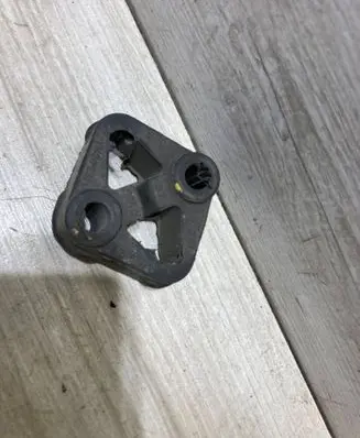 BMW 3 G20 G21 Muffler mount bracket/holder 8576996