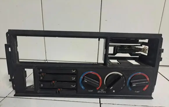 BMW 5 E34 Climate control unit E346411 8351115