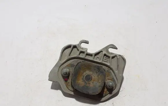 Gearbox mounting bracket