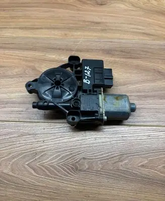 Seat Leon (5F) Rear door window regulator motor 0130822725 E850202 EPG12V