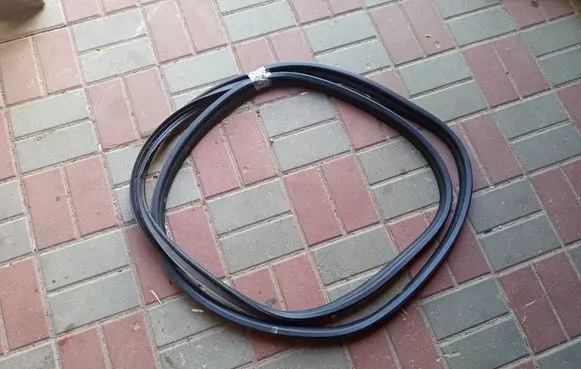 Hyundai Ioniq 5 Trunk rubber seal (body) 