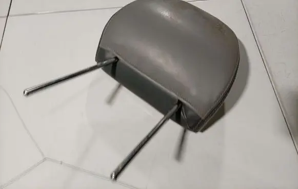 Chrysler Sebring (JS) Front seat headrest 