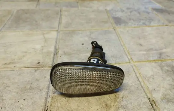 Opel Zafira A Front fender indicator light