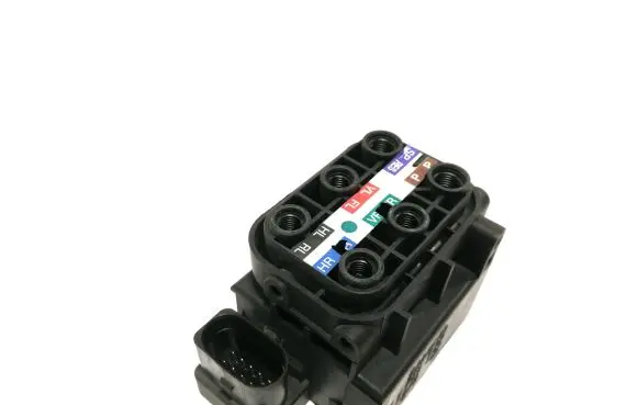 Audi A8 S8 D4 4H Air suspension valve block 4H0616013