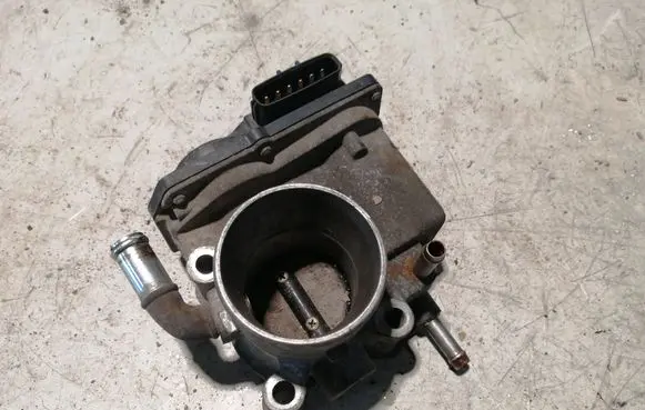 Suzuki Swift I Throttle valve 1G125110