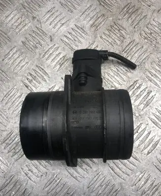 Volkswagen PASSAT B6 Mass air flow meter 074906461B 0281002461