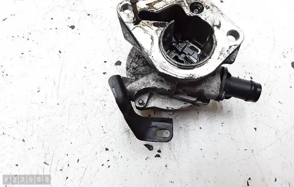 Renault Kangoo II Vacuum pump 8200577807