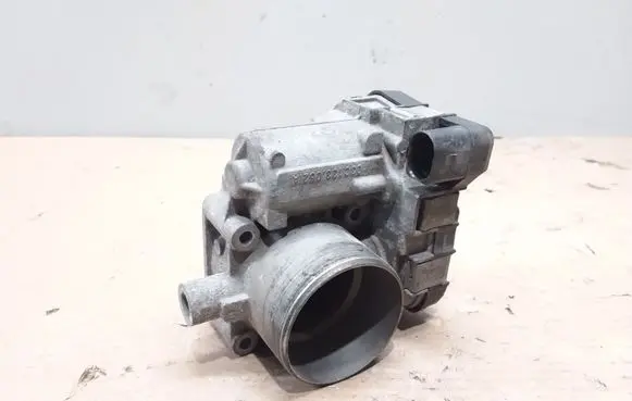 Volkswagen Golf V Throttle valve 03C133062A