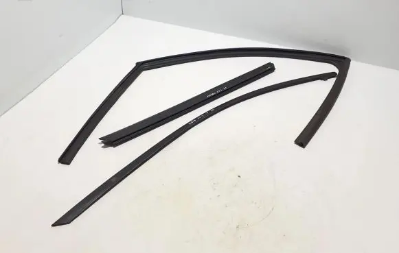Mazda CX-3 Front door rubber seal D10E59605A