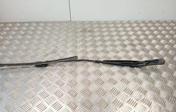 Front wiper blade arm