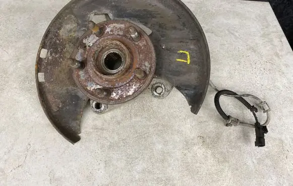 Opel Insignia A Front wheel hub spindle knuckle 