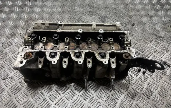 Renault Clio IV Engine head 110428257R