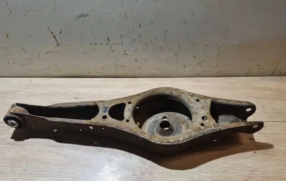 Volkswagen Golf VI Rear upper control arm/wishbone