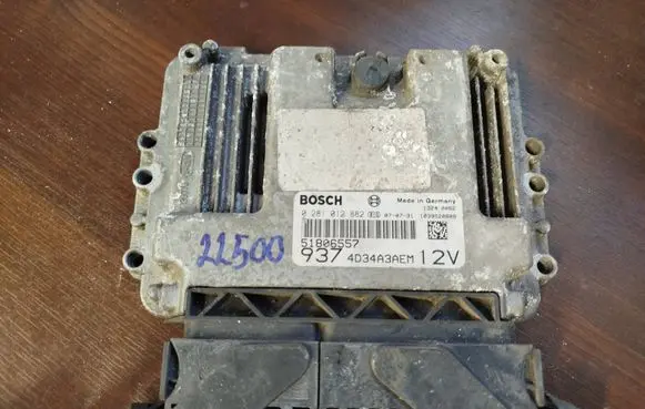 Alfa Romeo 147 Engine control unit/module 51806557 0281012882
