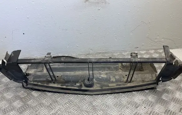 Mercedes-Benz C W204 Bottom radiator support slam panel A2045050430