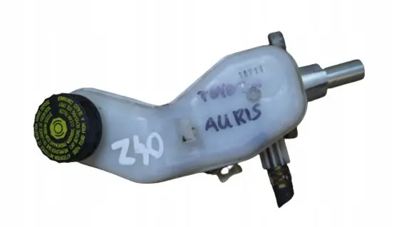 Toyota Auris 150 Master brake cylinder