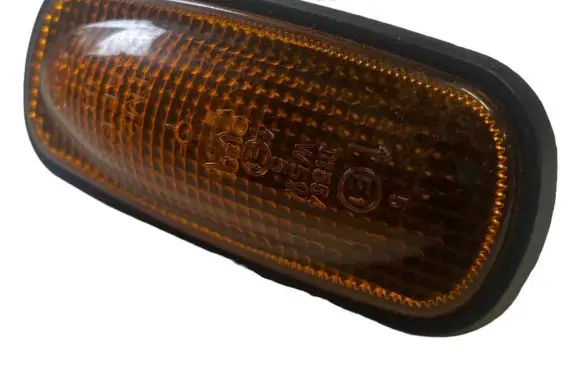 Land Rover Freelander Front fender indicator light