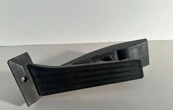 BMW 3 E90 E91 Accelerator throttle pedal 6772643 25916010