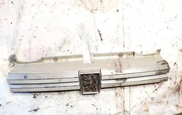 Peugeot 605 Front grill