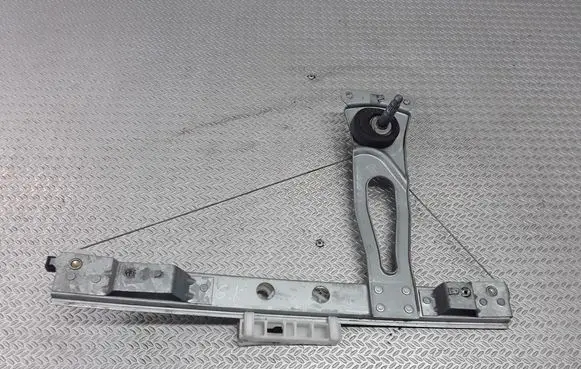 Rear door manual window regulator