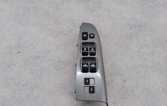 KIA Carnival Quarter vent window switch 93570-4D3200T