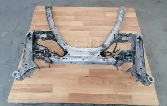 BMW 5 E60 E61 Front subframe 31116782458 6759462 6759461