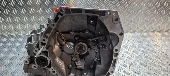 Renault Clio IV Manual 5 speed gearbox S25081927 JR5379