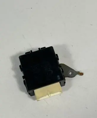 Toyota C-HR I Window wiper relay 85940F4010