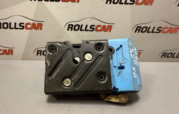 Volvo XC90 Front door lock 8650546