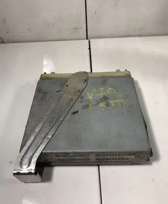 Volvo S70 V70 V70 XC Engine control unit/module P09183993