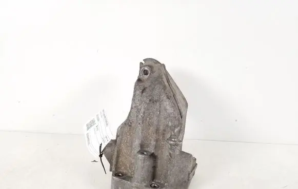 Mercedes-Benz E W212 Engine mounting bracket A6512230004