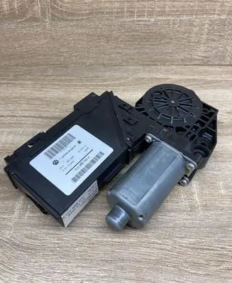 Volkswagen Touareg I Front door window regulator motor 7L0959793A