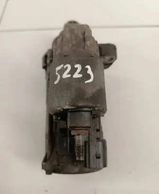 Volkswagen Touran II Starter motor 7789911