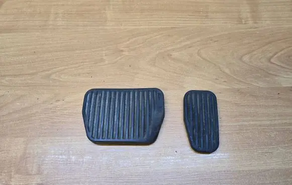 Volvo XC90 Brake pedal 3516078