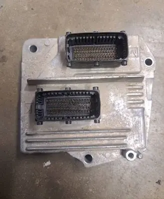 Opel Astra H Engine control unit/module 28020960 MT35E23 860960LE1338102E