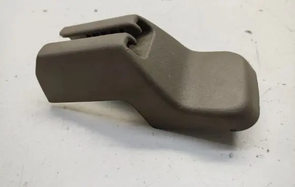 Nissan Murano Z50 Front passenger seat rail trim 87509CA000
