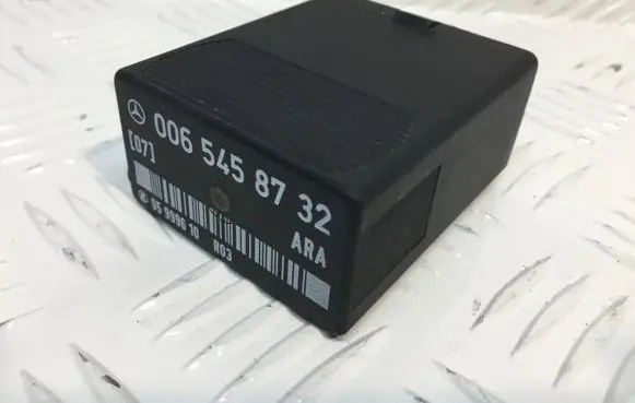 Mercedes-Benz E W124 Other relay 0065458732