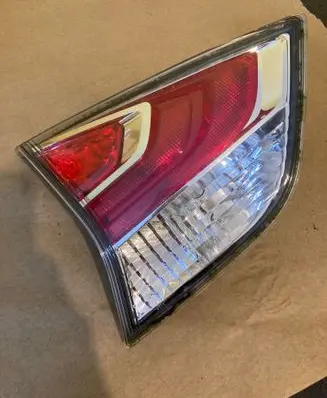 Nissan X-Trail T32 Tailgate rear/tail lights A049628 22617939
