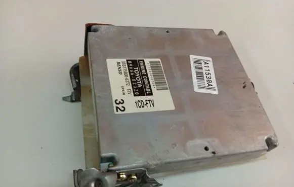 Toyota Corolla E120 E130 Engine control unit/module 8966602320