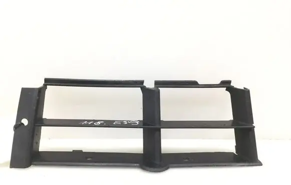 BMW 5 E39 Front bumper lower grill 8235673