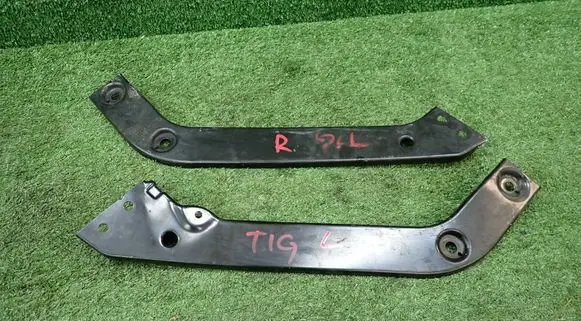Volkswagen Tiguan Headlight/headlamp mounting bracket 