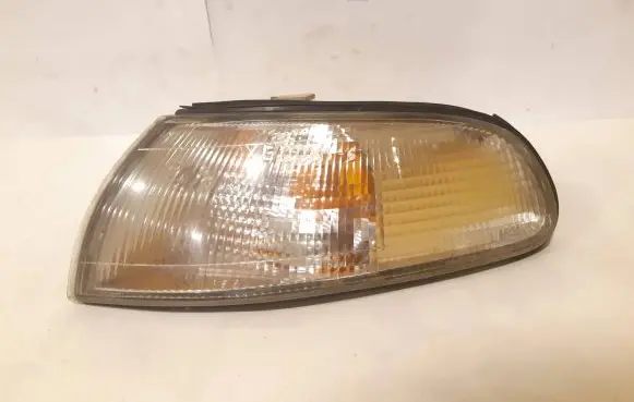 Mazda 626 Front indicator light 21061612