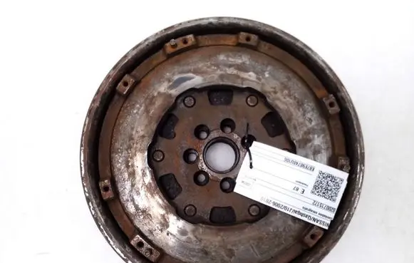 Nissan Qashqai Dual mass flywheel 8200715172