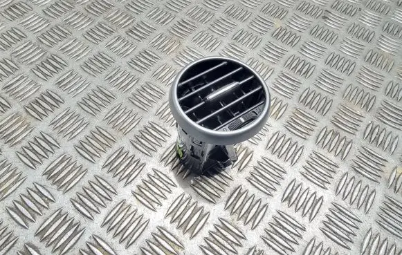 Seat Altea Dashboard side air vent grill/cover trim 5p0819203a 1p0819203a