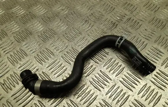 Volvo XC60 Engine coolant pipe/hose 32252516