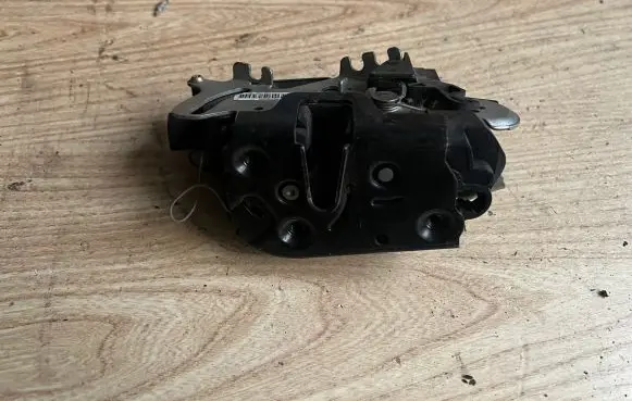 Mercedes-Benz Vaneo W414 Front door lock A4147201135 456204003002