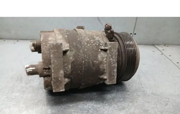 Renault Laguna II Air conditioning (A/C) compressor (pump) 6560630